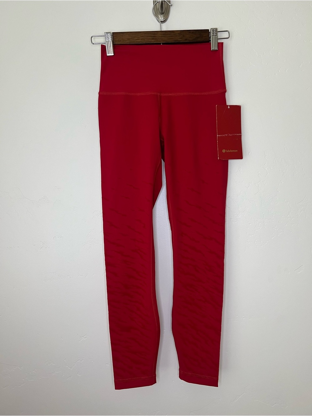 Lululemon Athletica NWT Red Wunder Under HR 25”